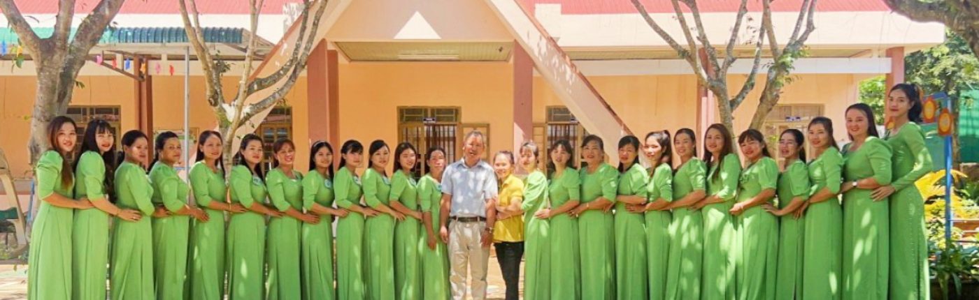 Tập thể trường MN Hoa Hồng