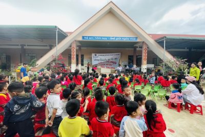 Chương trình giao lưu văn nghệ ca nhạc từ thiện “Sánh bước yêu thương”